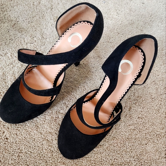 BNIB black stilettos - Picture 2 of 6